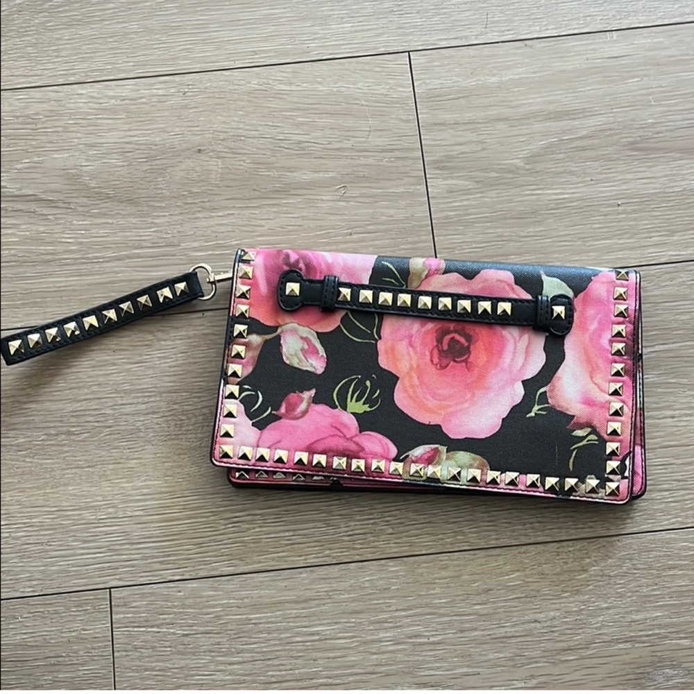 INZI Black Floral Studded Oversized Clutch / Wristlet - PRISTINE NEW